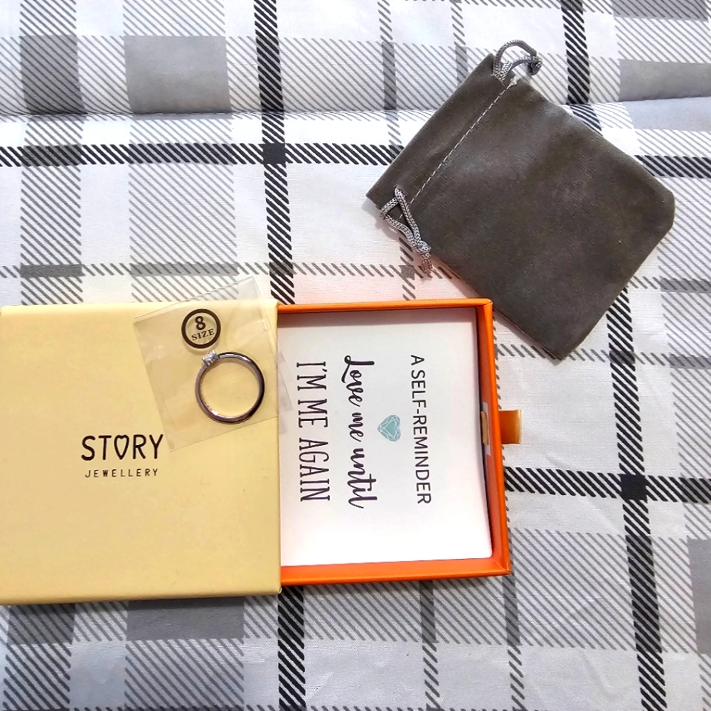 Silver Ring heart-shaped cubic stone 925